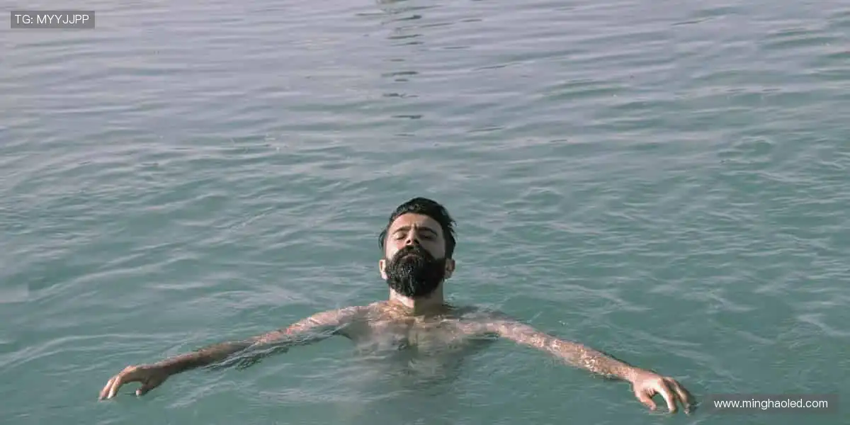 📱【指尖掌控】一键切换赛场，精彩永不缺席！